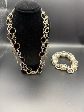 Two-Tone Gold and Silver Circle Link Necklace — Versatile Women’s Necklace